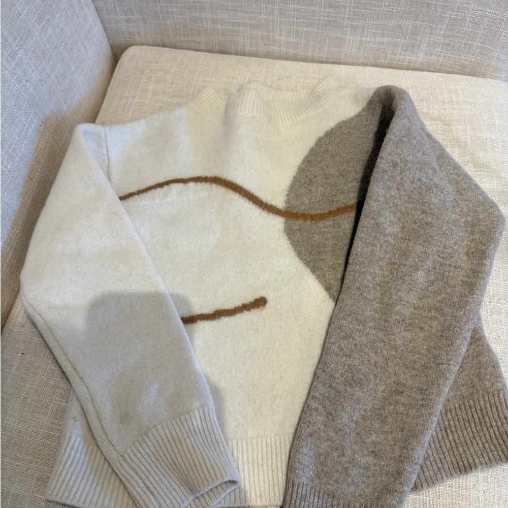Petite Studio White and Gray Sweater